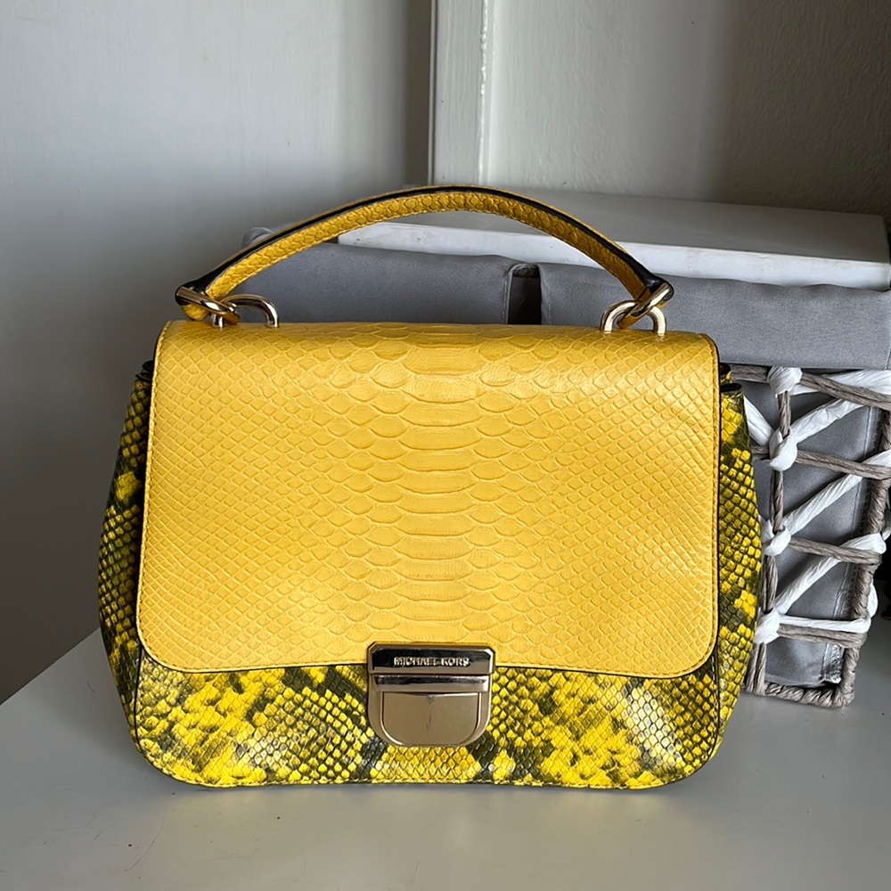 Michael Kors purse